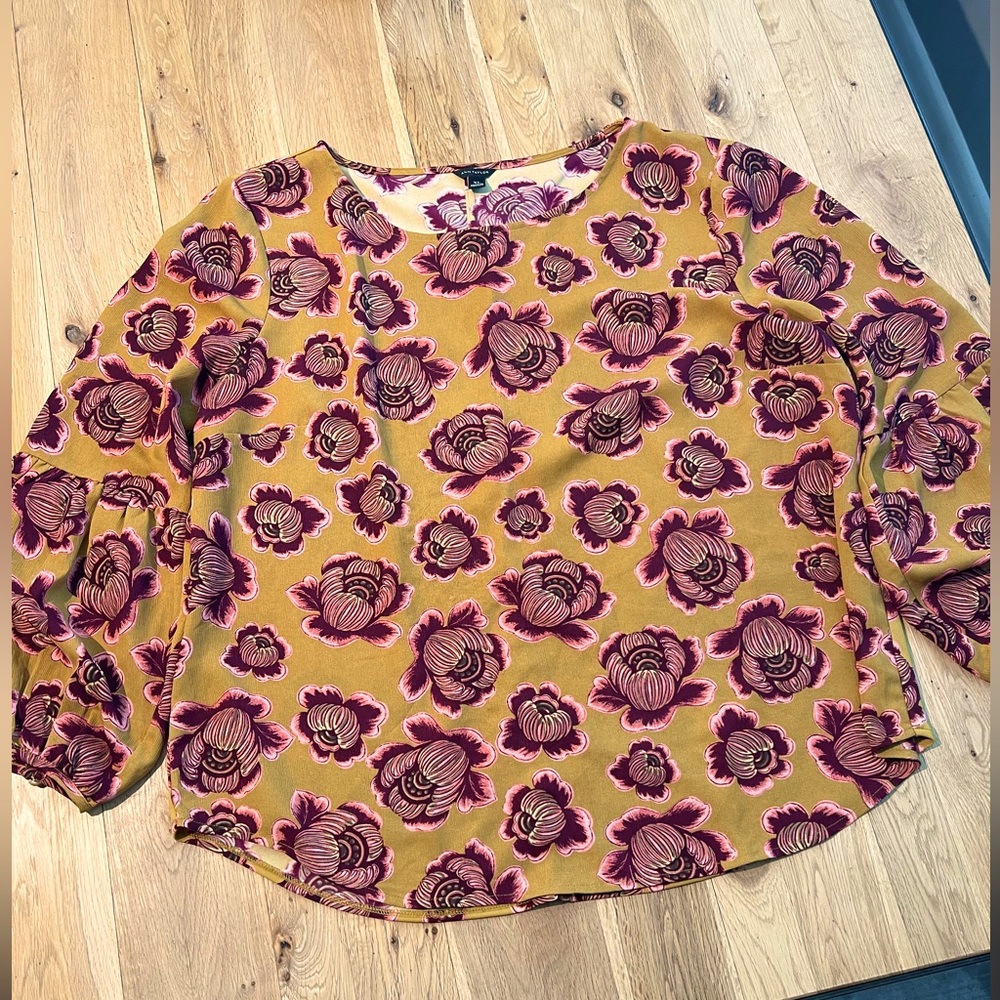 Ann Taylor 3/4 Length Blouse